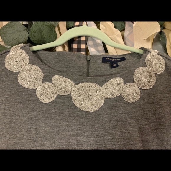 Banana Republic - Gray Dress w Embroidered Neckline - Sz 2 - Picture 3 of 6